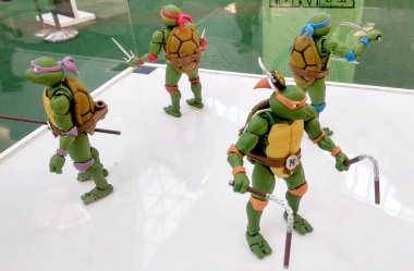 Kuala Lumpur, Malezya-23 Ağustos 2018: seçili kurgusal eylem rakam karakterinin Teenage Mutant Ninja kaplumbağa duruldu. Toplayıcı masa için halk tarafından görüntülenen. 