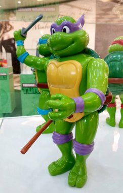 Kuala Lumpur, Malezya-23 Ağustos 2018: seçili kurgusal eylem rakam karakterinin Teenage Mutant Ninja kaplumbağa duruldu. Toplayıcı masa için halk tarafından görüntülenen. 