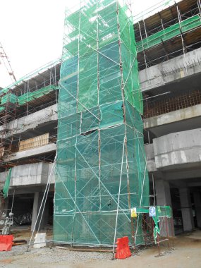 Kuala Lumpur, Malezya-23 Temmuz 2018: geçici erişim ve metal merdiven basamak ve inşaat alanında iskele yapılmış. Ruhsat scaffolder tarafından kullanım için güvenli olduğundan emin olmak için tasarlanmış.   
