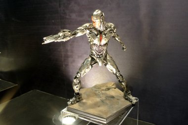 Kuala Lumpur, Malezya-24 Şubat 2017: Aksiyon figürleri Cyborg kurgusal karakter Dc film ve çizgi. Halk için Cyborg eylem rakam oyuncaklar çeşitli boyutunda görüntülemek.