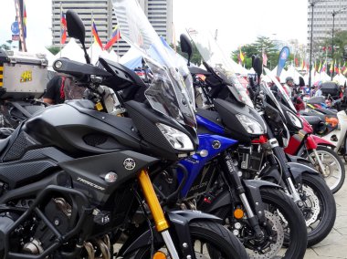 Kuala Lumpur, Malezya-28 Mart 2018: Yamaha motosiklet. Marka ve logolar, motosiklet vücut. Yamaha ünlü motosiklet üretmektedir dünyada Japonya den biridir. 