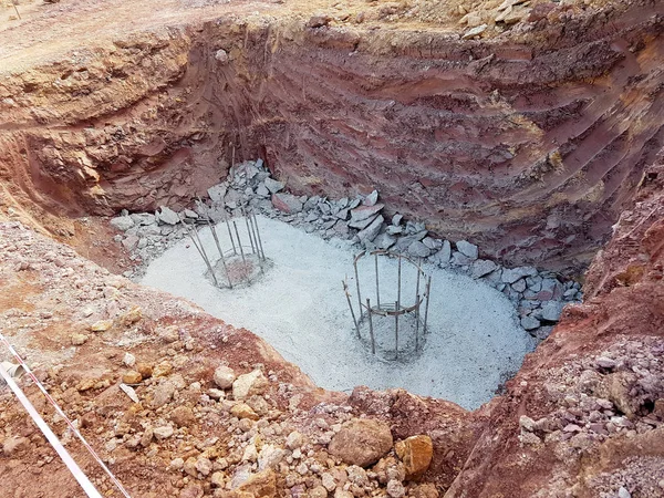 吉隆坡 马来西亚 June15 2018 加固施工现场混凝土钻孔桩 切到水平继续与桩帽和地梁工程 从建筑到地球的转移负荷 — 图库照片