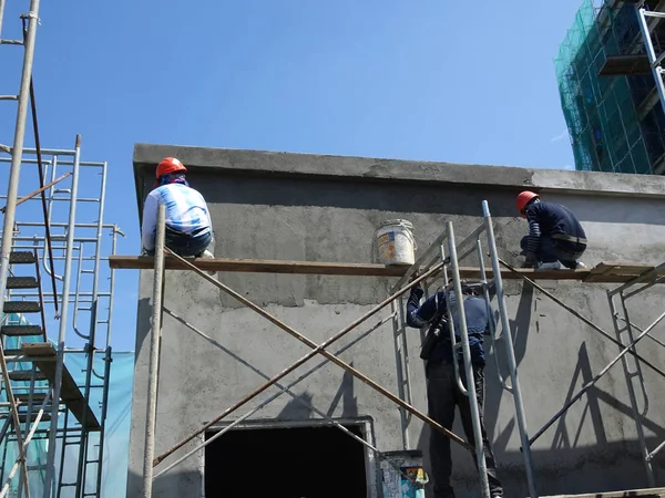 Kuala Lumpur Malezya Ağustos 2018 Çimento Alçı Kullanarak Inşaat Işçileri — Stok fotoğraf