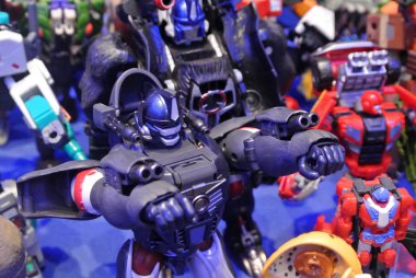 Kuala Lumpur, Malezya-07 Nisan 2018: kurgusal karakter Transformers oyuncak aksiyon figürü çizgi film üzerinden geliştirilen Hasbro tarafından 1980'lerde. Kahramanı Autobots ve antagonisti Decepticons. Görüntülemek için toplayıcı tarafından kasık.   