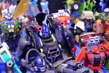 Kuala Lumpur, Malezya-07 Nisan 2018: kurgusal karakter Transformers oyuncak aksiyon figürü çizgi film üzerinden geliştirilen Hasbro tarafından 1980'lerde. Kahramanı Autobots ve antagonisti Decepticons. Görüntülemek için toplayıcı tarafından kasık.   