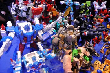 Kuala Lumpur, Malezya-07 Nisan 2018: kurgusal karakter Transformers oyuncak aksiyon figürü çizgi film üzerinden geliştirilen Hasbro tarafından 1980'lerde. Kahramanı Autobots ve antagonisti Decepticons. Görüntülemek için toplayıcı tarafından kasık.   