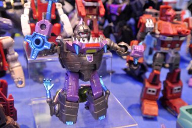Kuala Lumpur, Malezya-07 Nisan 2018: kurgusal karakter Transformers oyuncak aksiyon figürü çizgi film üzerinden geliştirilen Hasbro tarafından 1980'lerde. Kahramanı Autobots ve antagonisti Decepticons. Görüntülemek için toplayıcı tarafından kasık.   