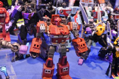 Kuala Lumpur, Malezya-07 Nisan 2018: kurgusal karakter Transformers oyuncak aksiyon figürü çizgi film üzerinden geliştirilen Hasbro tarafından 1980'lerde. Kahramanı Autobots ve antagonisti Decepticons. Görüntülemek için toplayıcı tarafından kasık.   
