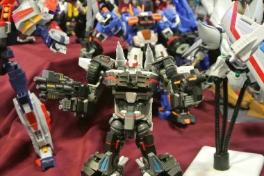 Kuala Lumpur, Malezya-07 Nisan 2018: kurgusal karakter Transformers oyuncak aksiyon figürü çizgi film üzerinden geliştirilen Hasbro tarafından 1980'lerde. Kahramanı Autobots ve antagonisti Decepticons. Görüntülemek için toplayıcı tarafından kasık.   