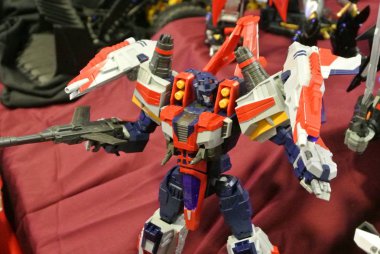 Kuala Lumpur, Malezya-07 Nisan 2018: kurgusal karakter Transformers oyuncak aksiyon figürü çizgi film üzerinden geliştirilen Hasbro tarafından 1980'lerde. Kahramanı Autobots ve antagonisti Decepticons. Görüntülemek için toplayıcı tarafından kasık.   