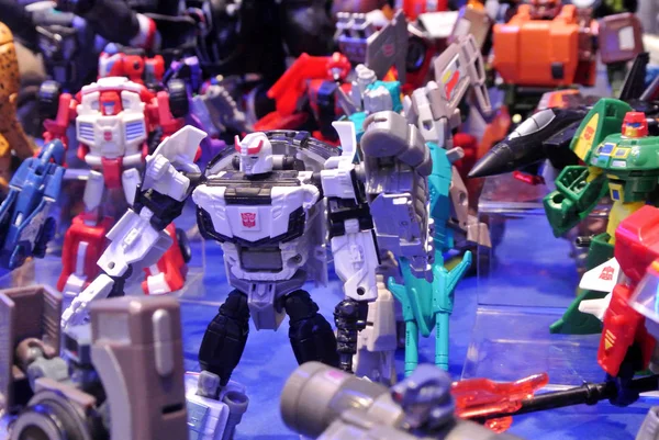 Kuala Lumpur, Malezya-07 Nisan 2018: kurgusal karakter Transformers oyuncak aksiyon figürü çizgi film üzerinden geliştirilen Hasbro tarafından 1980'lerde. Kahramanı Autobots ve antagonisti Decepticons. Görüntülemek için toplayıcı tarafından kasık.   