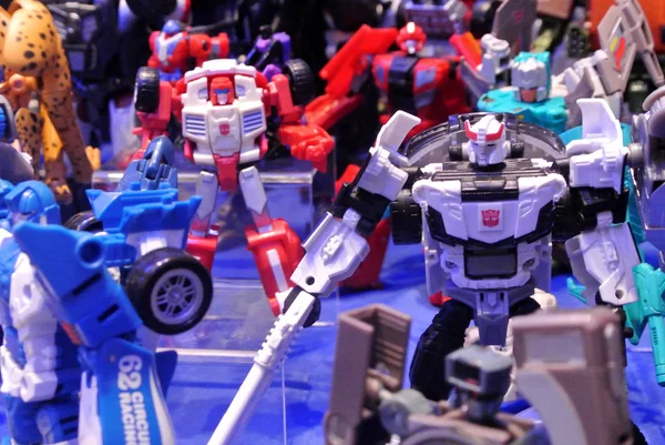 Kuala Lumpur, Malezya-07 Nisan 2018: kurgusal karakter Transformers oyuncak aksiyon figürü çizgi film üzerinden geliştirilen Hasbro tarafından 1980'lerde. Kahramanı Autobots ve antagonisti Decepticons. Görüntülemek için toplayıcı tarafından kasık.   