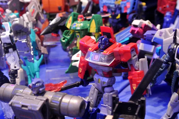 Kuala Lumpur, Malezya-07 Nisan 2018: kurgusal karakter Transformers oyuncak aksiyon figürü çizgi film üzerinden geliştirilen Hasbro tarafından 1980'lerde. Kahramanı Autobots ve antagonisti Decepticons. Görüntülemek için toplayıcı tarafından kasık.   