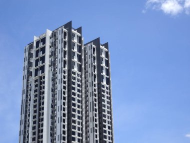 Kuala Lumpur, Malezya-19 Nisan 2017: modern cephe tasarımı ile yüksek doğmak konut daire bina. Daire konut popüler Malezya kentsel alanda özellikle. 