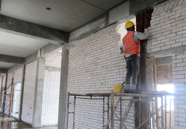 Kuala Lumpur Malaysia Agosto 2017 Trabalhadores Construção Civil Que Trabalham — Fotografia de Stock