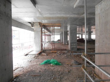 Kuala Lumpur, Malezya-2 Haziran 2018: bina yapısı inşaat sahasında bir parçası olarak takviye beton sütun. Sütun inşaat sonraki aşama için hazır üzerinde takviye çubuğu.