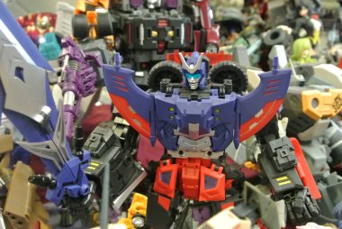 Kuala Lumpur, Malezya-07 Nisan 2018: kurgusal karakter Transformers oyuncak aksiyon figürü çizgi film üzerinden geliştirilen Hasbro tarafından 1980'lerde. Kahramanı Autobots ve antagonisti Decepticons. Görüntülemek için toplayıcı tarafından kasık.   