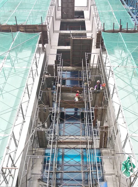 쿠알라룸푸르 말레이시아 2017 높이에 현장에서 노동자 그들은 그들에 장구를 하도록 — 스톡 사진
