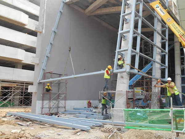 Kuala Lumpur Malaysia Agosto 2017 Trabalhadores Construção Civil Que Trabalham — Fotografia de Stock