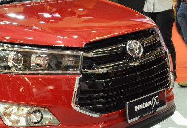 Kuala Lumpur, Malezya-23 Mart 2018: Toyota ticari marka amblemi ve logos adlı araba vücut. Toyota Japonya'dan dünyanın ünlü otomobil üreten biridir.   