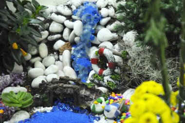 Kuala Lumpur, Malezya-28 Mart 2018: küçük bitki ve diğer malzeme yapılmış minyatür Bahçe. Yaratıcı tasarımcılar formu muhteşem sahne göre düzenlenmiş. 