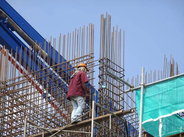 Kuala Lumpur Malásia Março 2016 Trabalhadores Construção Civil Que Fabricam — Fotografia de Stock