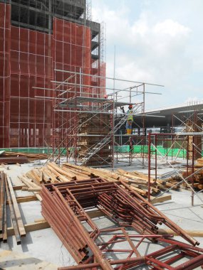 Malacca, Malaysia-5 Eylül 2015: yaygın olarak kontrplak ve kereste inşaat sahasında yapılan ahşap formu iş. İçin takviye Beton kalıp olarak kullanılan formu iş. 