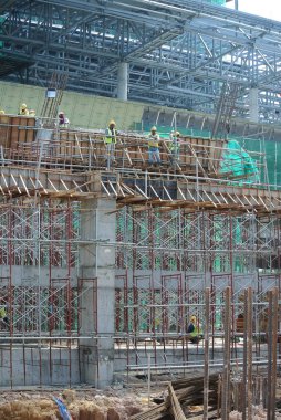 Malacca, Malaysia-5 Eylül 2015: yaygın olarak kontrplak ve kereste inşaat sahasında yapılan ahşap formu iş. İçin takviye Beton kalıp olarak kullanılan formu iş. 