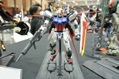 Kuala Lumpur, Malezya-31 Mart 2018: seçili Mobile Suit Gundam eylem rakam modeli ve oyuncaklar ile duruldu. Gunpla ve Bandai tarafından kurgusal Gundam evrenin karakterler.