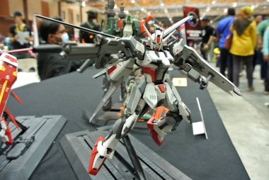 Kuala Lumpur, Malezya-31 Mart 2018: seçili Mobile Suit Gundam eylem rakam modeli ve oyuncaklar ile duruldu. Gunpla ve Bandai tarafından kurgusal Gundam evrenin karakterler.