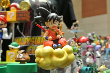 Kuala Lumpur, Malezya-6 Ekim 2018: Seçili modeli ölçeği eylem rakamlar karakter popüler odaklı Japon animasyon serisi Dragonball. Toplayıcı ve fan tablo görüntüleme. 