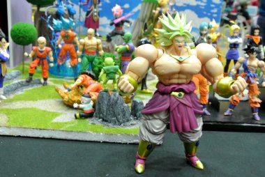 Kuala Lumpur, Malezya-6 Ekim 2018: Seçili modeli ölçeği eylem rakamlar karakter popüler odaklı Japon animasyon serisi Dragonball. Toplayıcı ve fan tablo görüntüleme. 