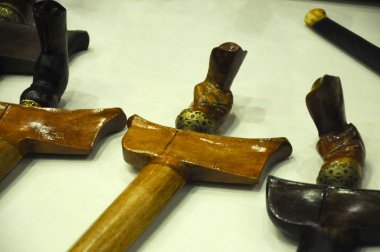 Kuala Lumpur, Malezya-6 Ekim 2018: Keris Malezya Malay toplumun geleneksel bir silah olduğunu. El ile seçilen demir kullanılarak yapılır. Kolu ahşap veya Fildişi yapılmış.