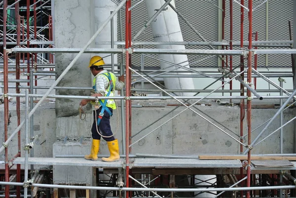 Kuala Lumpur Malaisie Juillet 2016 Travailleurs Construction Portant Harnais Sécurité — Photo