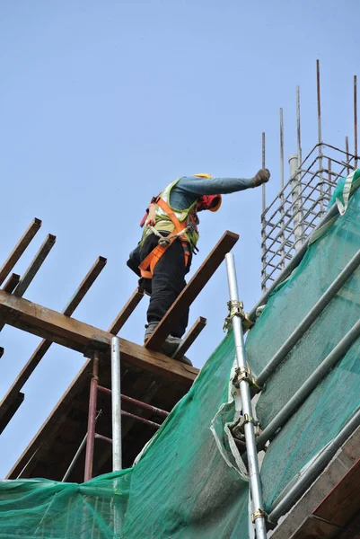 Kuala Lumpur Malaysia Julho 2016 Trabalhadores Construção Civil Que Usam — Fotografia de Stock