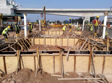 Malacca, Malaysia-13 Haziran 2016: şantiye gündüz sırasında Malacca, Malaysia, sürüyor. Günlük aktivite devam ediyor. 