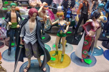 Kuala Lumpur, Malezya-6 Ekim 2018: Seçili çizgi roman kahramanları aksiyon figürü Japon ünlü tek parça anime üzerinden duruldu. Toplayıcı tarafından kamu için ekran. 