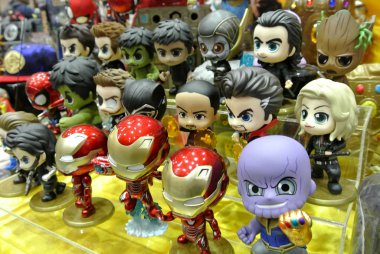 Kuala Lumpur, Malezya-6 Ekim 2018: seçili şirin ve küçük İntikamcılar süper kahraman karakter aksiyon figürü Iron Man Marvel çizgi roman ve film, odaklanmış. Halk için toplayıcı tarafından görüntülenen. 