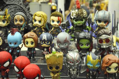 Kuala Lumpur, Malezya-6 Ekim 2018: seçili şirin ve küçük İntikamcılar süper kahraman karakter aksiyon figürü Iron Man Marvel çizgi roman ve film, odaklanmış. Halk için toplayıcı tarafından görüntülenen. 