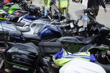 Kuala Lumpur, Malezya-16 Aralık 2017: Grup büyük bisiklet ve süper bisiklet rastgele açık otopark.   