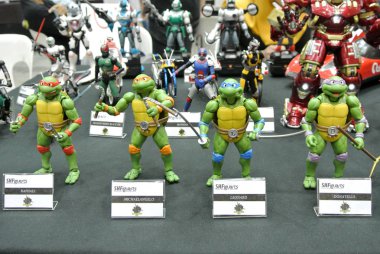 Kuala Lumpur, Malezya-23 Ağustos 2018: seçili kurgusal eylem rakam karakterinin Teenage Mutant Ninja kaplumbağa duruldu. Toplayıcı masa için halk tarafından görüntülenen. 