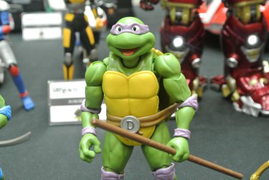 Kuala Lumpur, Malezya-23 Ağustos 2018: seçili kurgusal eylem rakam karakterinin Teenage Mutant Ninja kaplumbağa duruldu. Toplayıcı masa için halk tarafından görüntülenen. 