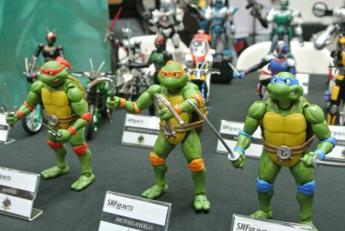 Kuala Lumpur, Malezya-23 Ağustos 2018: seçili kurgusal eylem rakam karakterinin Teenage Mutant Ninja kaplumbağa duruldu. Toplayıcı masa için halk tarafından görüntülenen. 