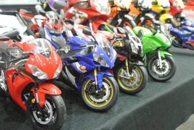 Kuala Lumpur, Malezya-26 Kasım 2018: motosiklet modelleri masaya koleksiyoncular tarafından görüntülenen ölçeğini minyatür. 
