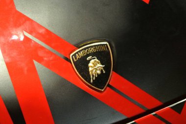 Kuala Lumpur, Malezya - 24 Kasım 2018: Lamborghini lüks ticari araç marka amblemi ve logolar. Lamborgini bir İtalyan markası ve Volkswagen grubunun sahip olduğu