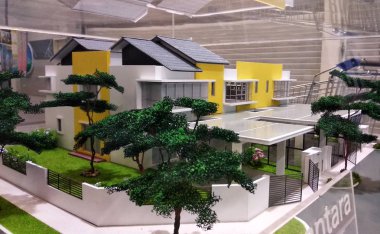 Kuala Lumpur, Malezya-10 Mayıs 2018: minyatür çift hikaye teras ev iç mobilya ile tam maketi.  