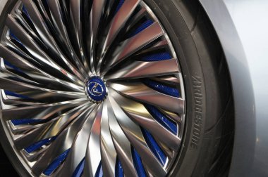 Kuala Lumpur, Malezya - 24 Kasım 2018: Lexus araba marka amblemi ve logolar. Lexus lüks ve premium Japon otomobil üreticisi Toyota markasıdır. 