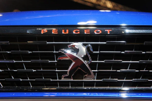Kuala Lumpur Malaysia November 2017 Selecionado Focado Peugeot Emblema Carro — Fotografia de Stock