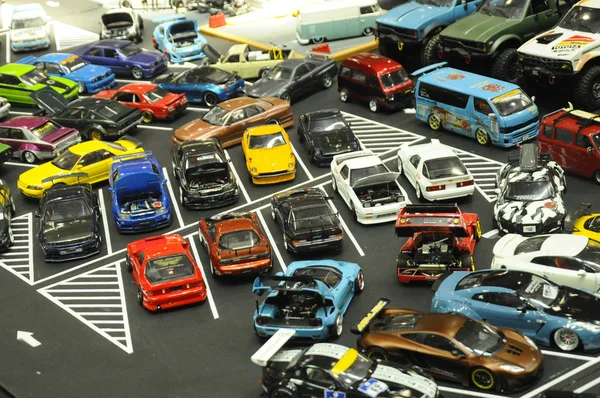 马来西亚吉隆坡 2018年10月6日 收藏家展示的小型街头赛车车型的重点选择及其驱动程序 — 图库照片