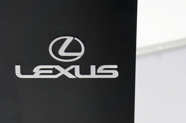 Kuala Lumpur Malasia Noviembre 2018 Emblema Logotipos Marca Automóviles Lexus —  Fotos de Stock